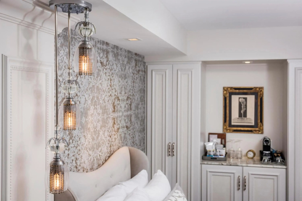 The Iveys Hotel