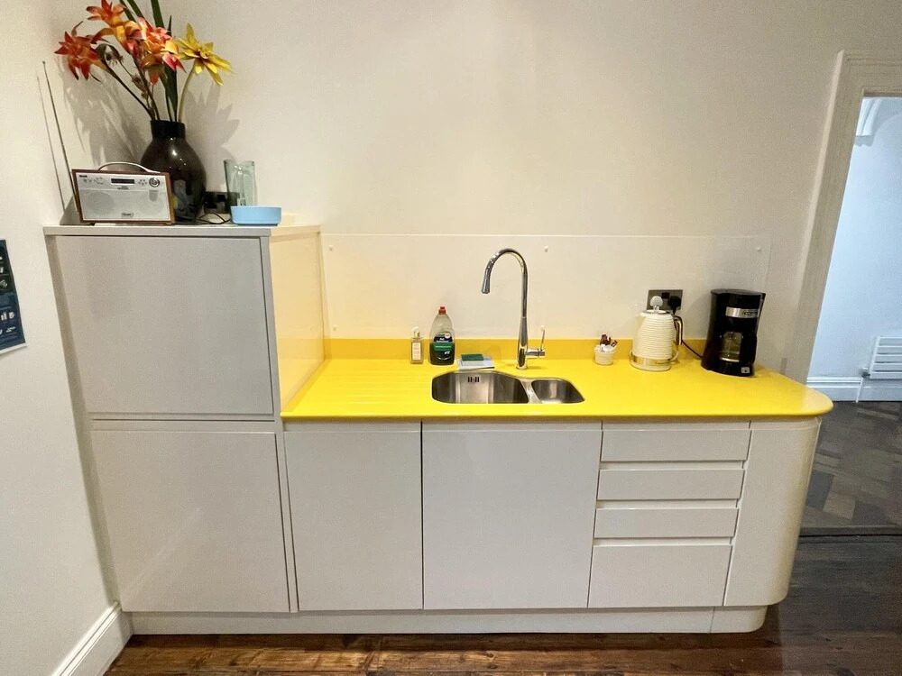 Colourful 3BD Home With Garden in Southville