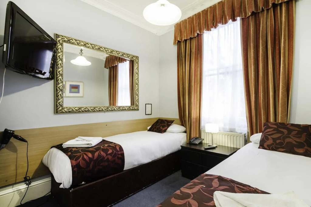 Tudor Court Hotel