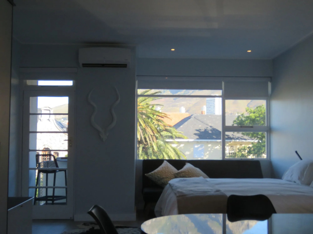 Table Mountain Views - Walk to Kloof St - Parking