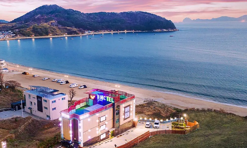 Geoje Wave Hotel & Pension