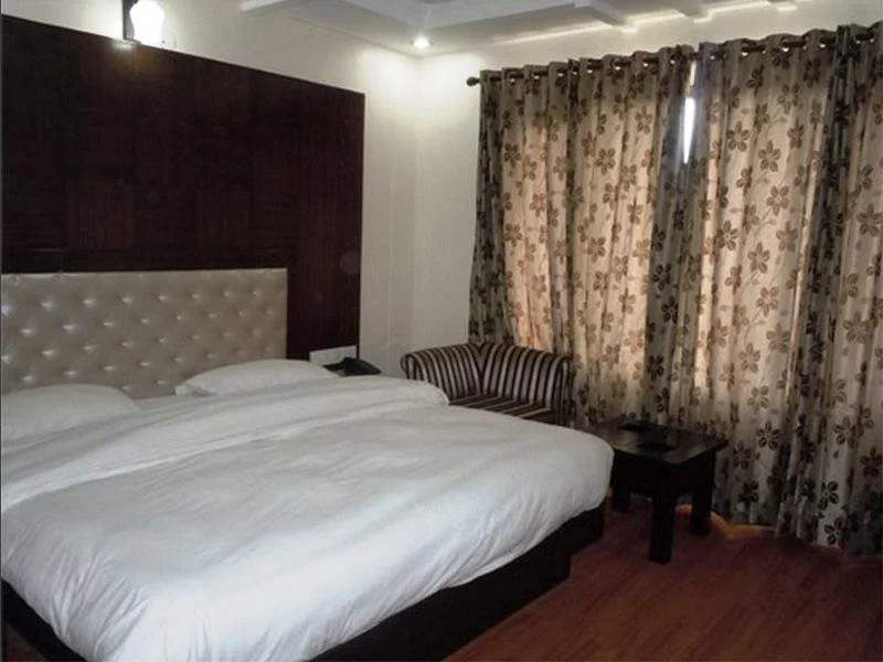 Hotel Basera