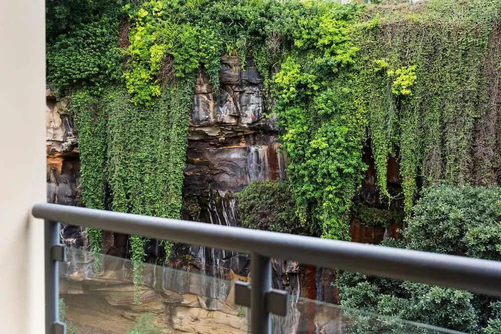 Inner city retreat in Pyrmont 1 bdrm with Car space - 28 Mill