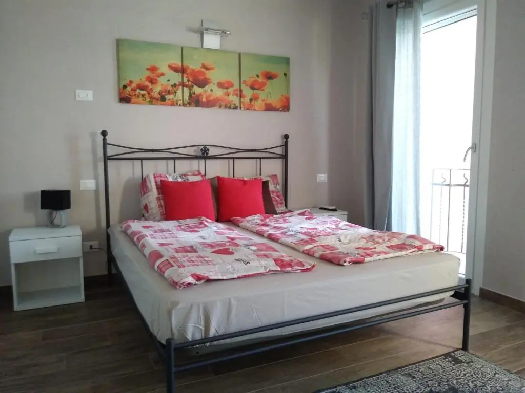 Residence Tasso Canossa - appartamento con piscina