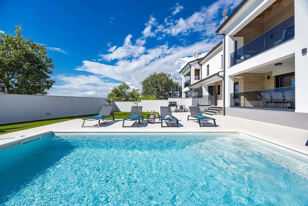 Villa by the Beach in Pula