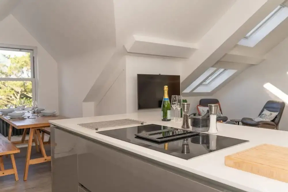 Larkrise, The Penthouse