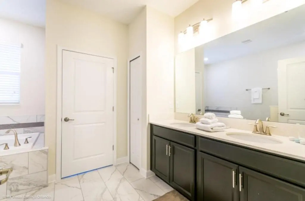 Engaged Your Dream vacation in Champion Gates Large 8 Bedroom Home