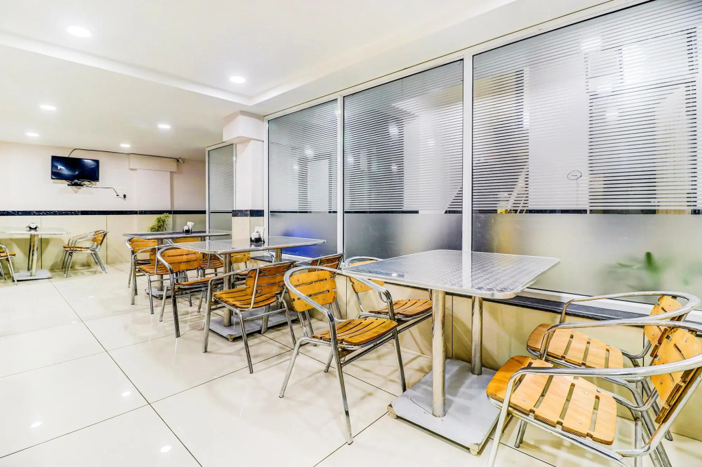 FabHotel Pishori Inn