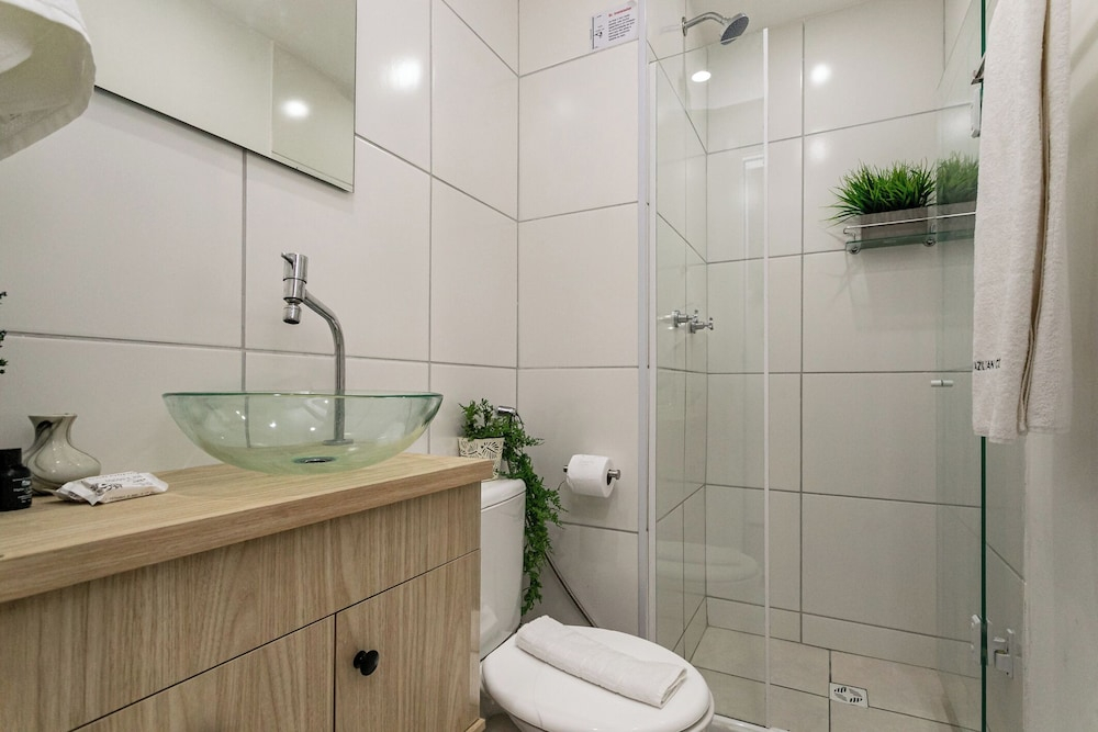 Moderno com AC piscina e academia