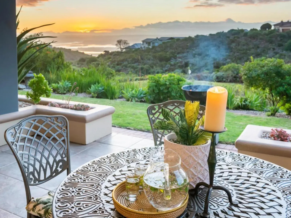 Pezula Magic Retreat - 4 Bedroom Lagoon View Home