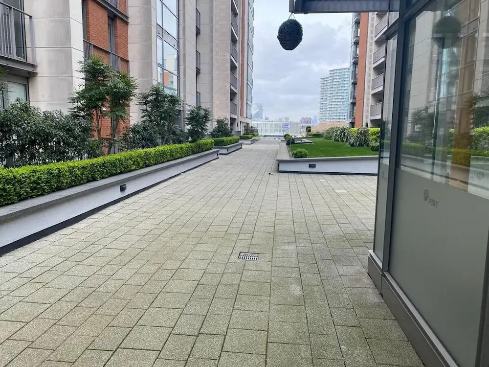 Royal Docks Luxury 3 Bedroom Apartment