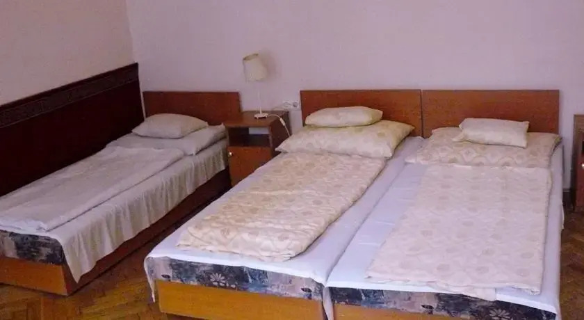 Fehér Páva Hostel