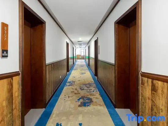 Urumqi Railway Bureau Subway Station Kefeng Rezen Select Hotel