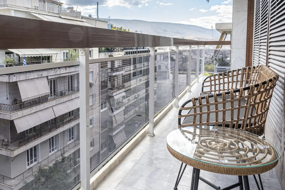 Phaedrus Living: Luxury Penthouse Ploutarchou