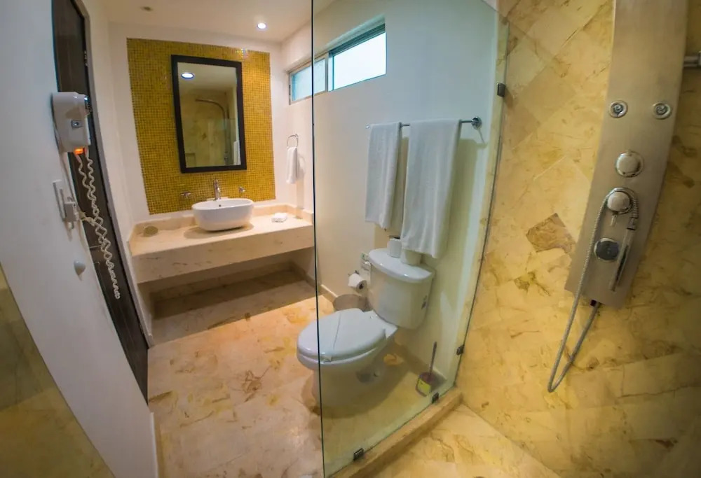 La Vista 6 Oceanview Condo in Playa del Carmen by RedAwning