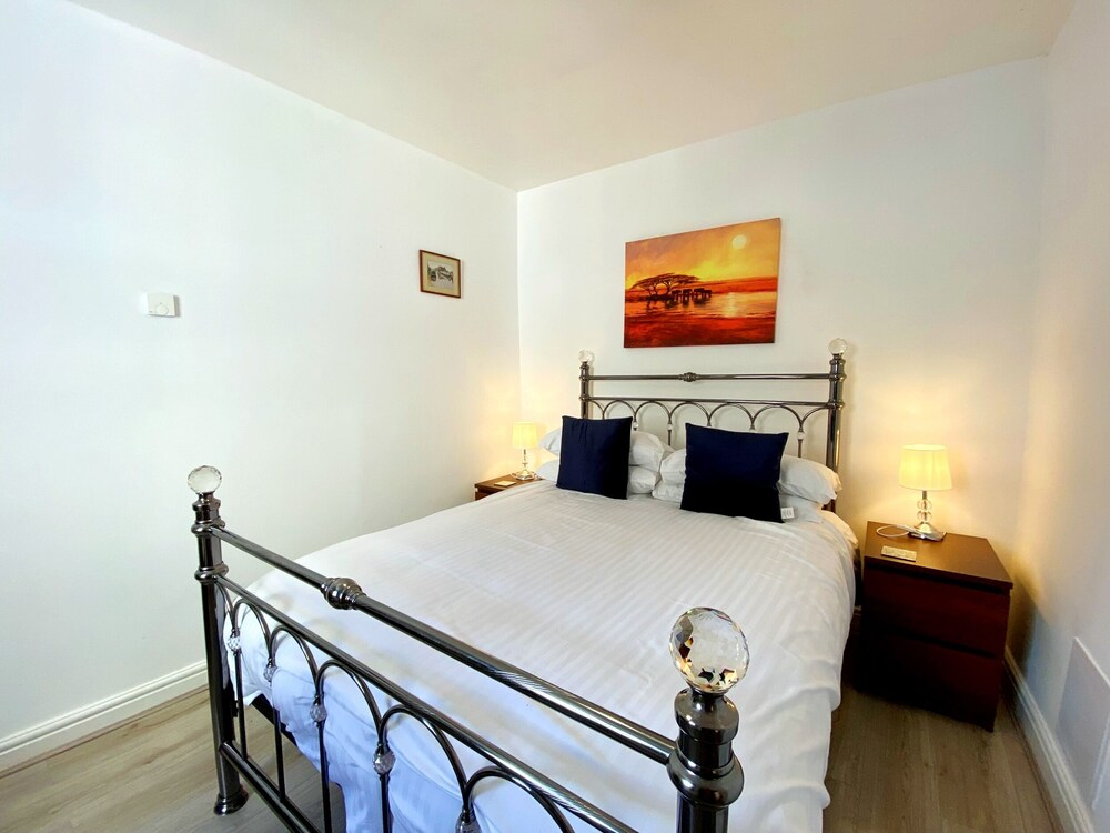 Lower Stable - The Stables Apartments at Meadfoot Bay