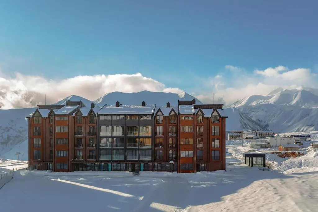 Redco ALPIC Studio Apartment near Gondola