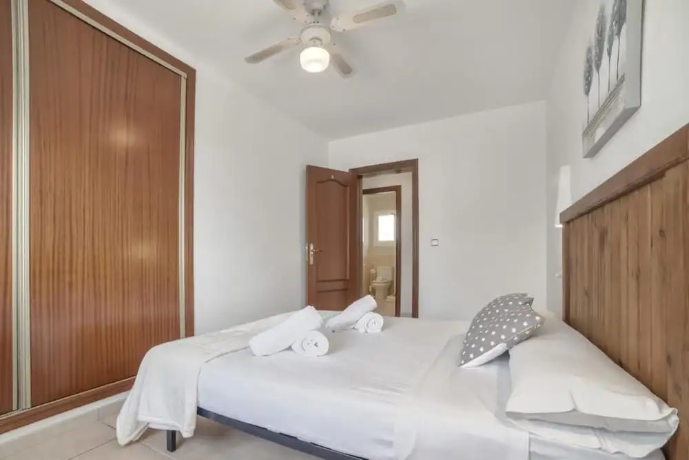 Villa - 7 Bedrooms with Pool and WiFi - 106438