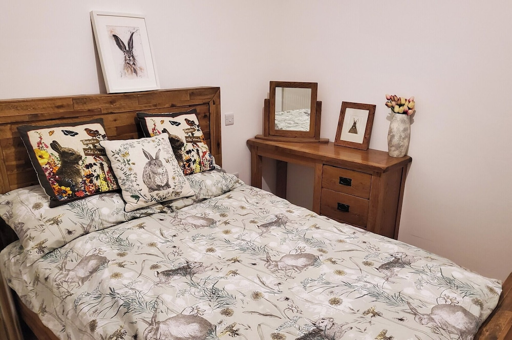 3 Bedroom Cottage - Hot Tub Garden Parking