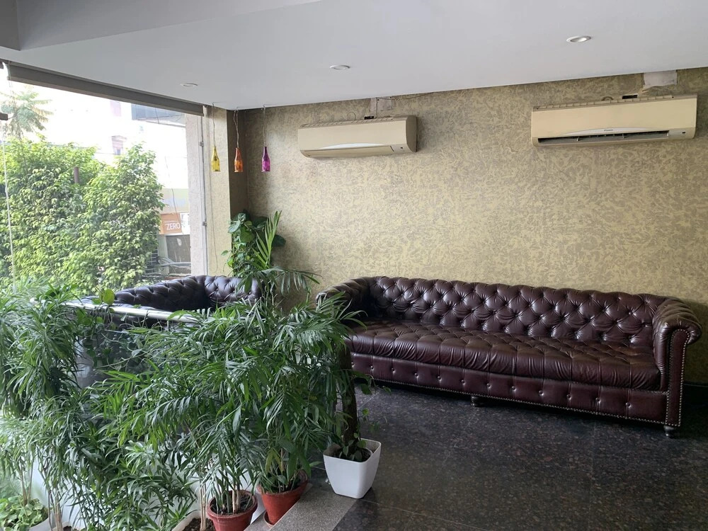 Hotel Flora Inn