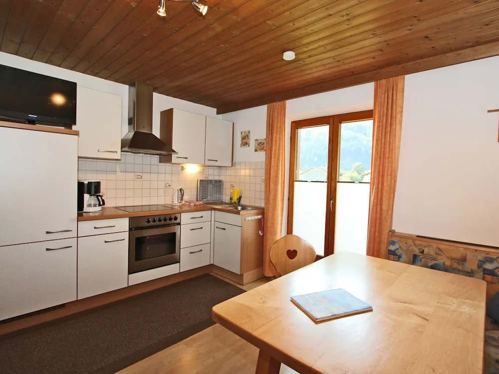 Cozy Apartment in Zell am Ziller Balcony