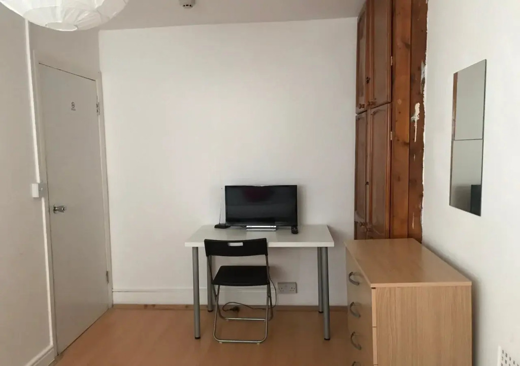 Poplar Guest House