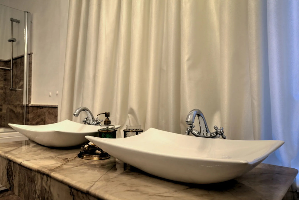 Grand Boutique Hotel