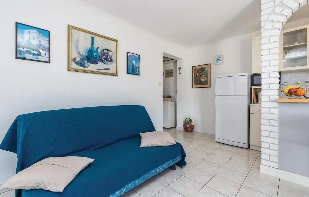 Beautiful Home in Kampor With Wifi and 1 Bedrooms