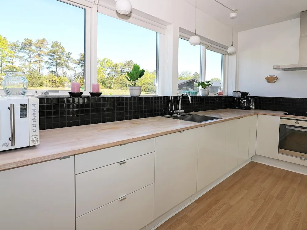 Pretty Holiday Home in Hadsund With Roofed Terrace