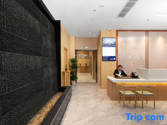 hongtu Hotel (Fengcheng River View Hotel, Pozi Street, hailing)