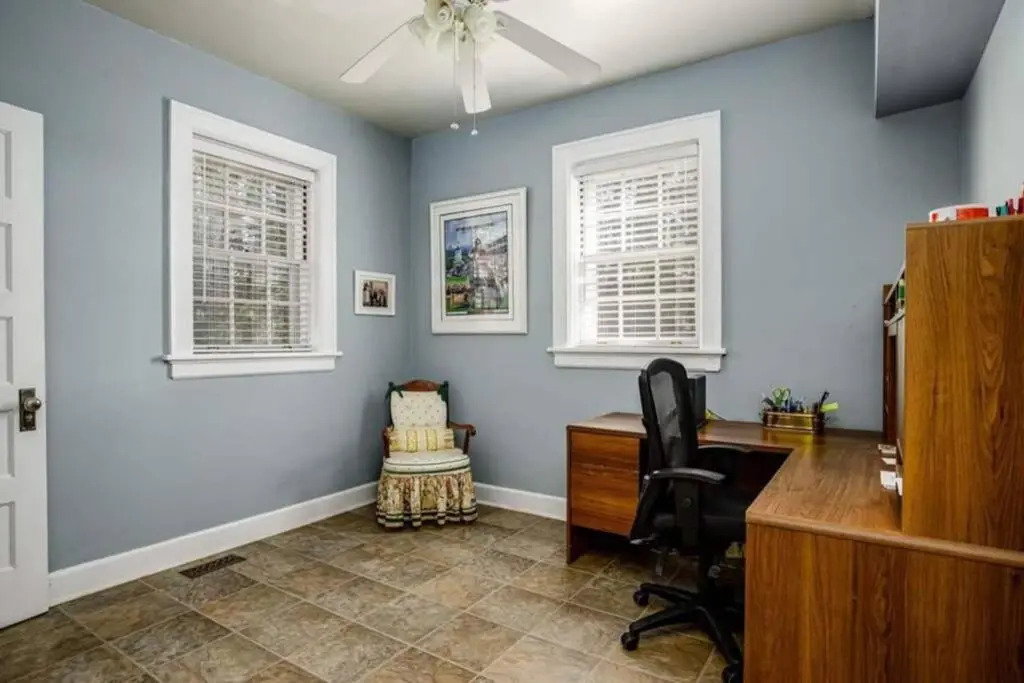 Knollwood House Bed & Breakfast