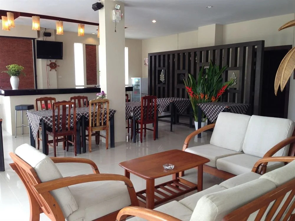 Home 8 Hotel