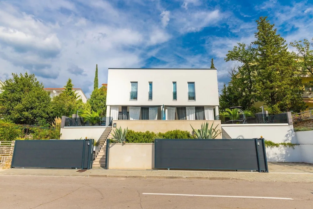 Villa Aurora