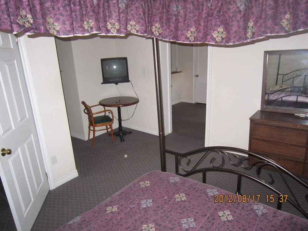 Georgian Manor Inn & B & B