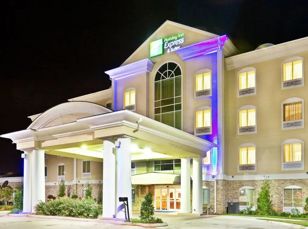 Holiday Inn Express & Suites Denison North-Lake Texoma