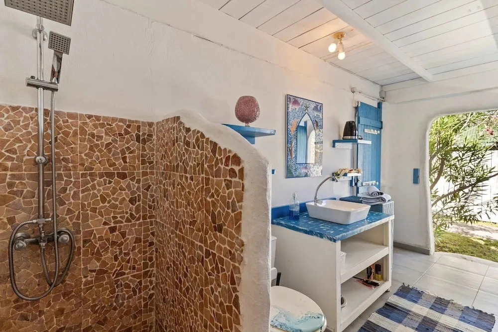 Seaside Air-conditioned Bungalow Tamara