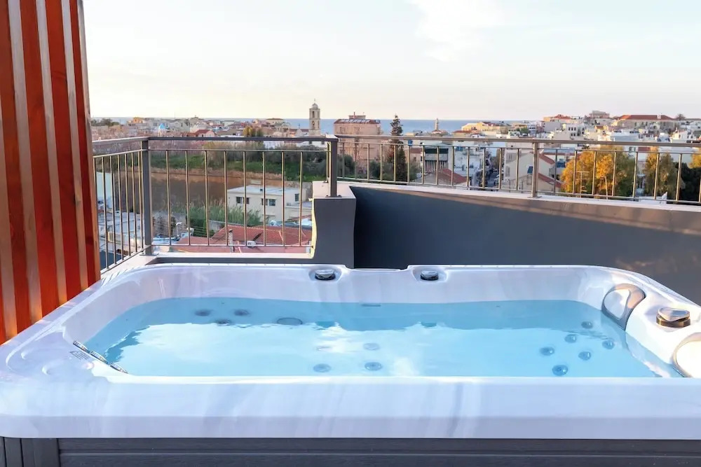 Anele Luxury Suites - Roof Top Jacuzzi