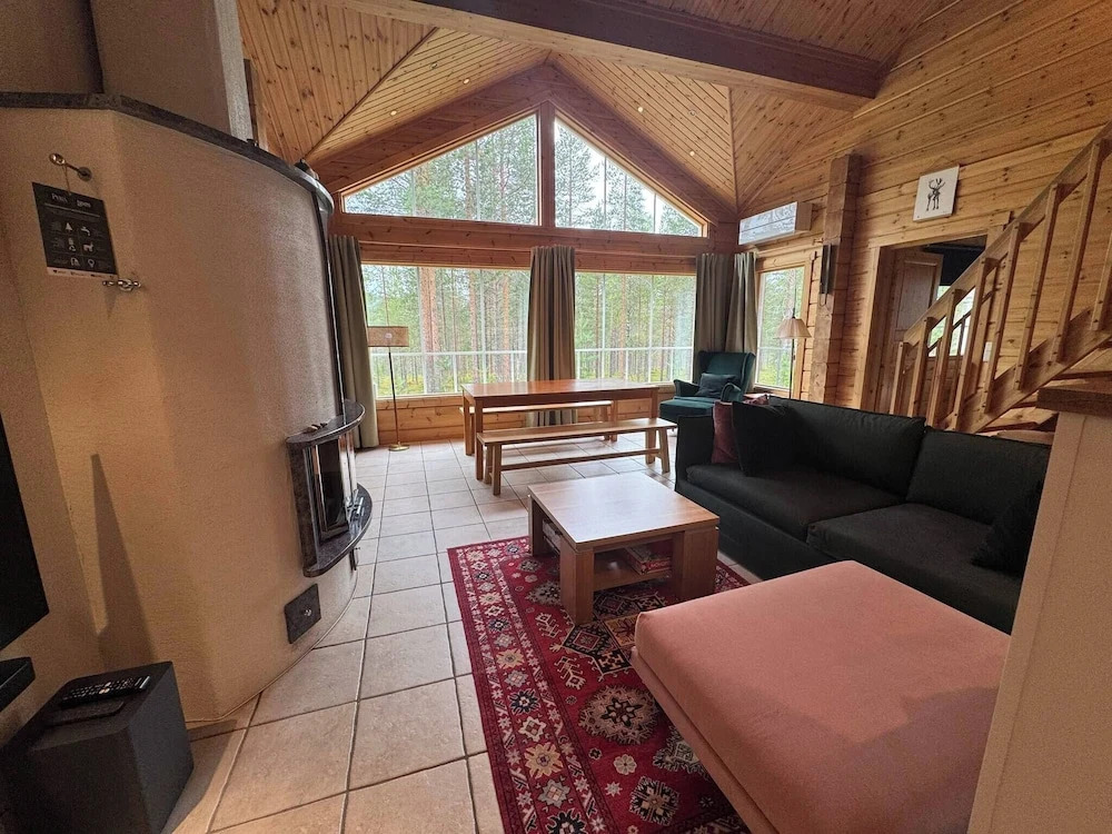 Charming Lapland Villa with Mountain Views, Private Sauna and Outdoor hottub