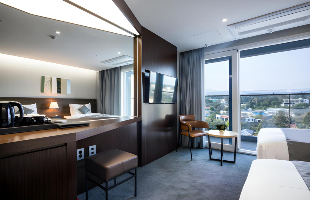 CO-OP City Hotel Harborview