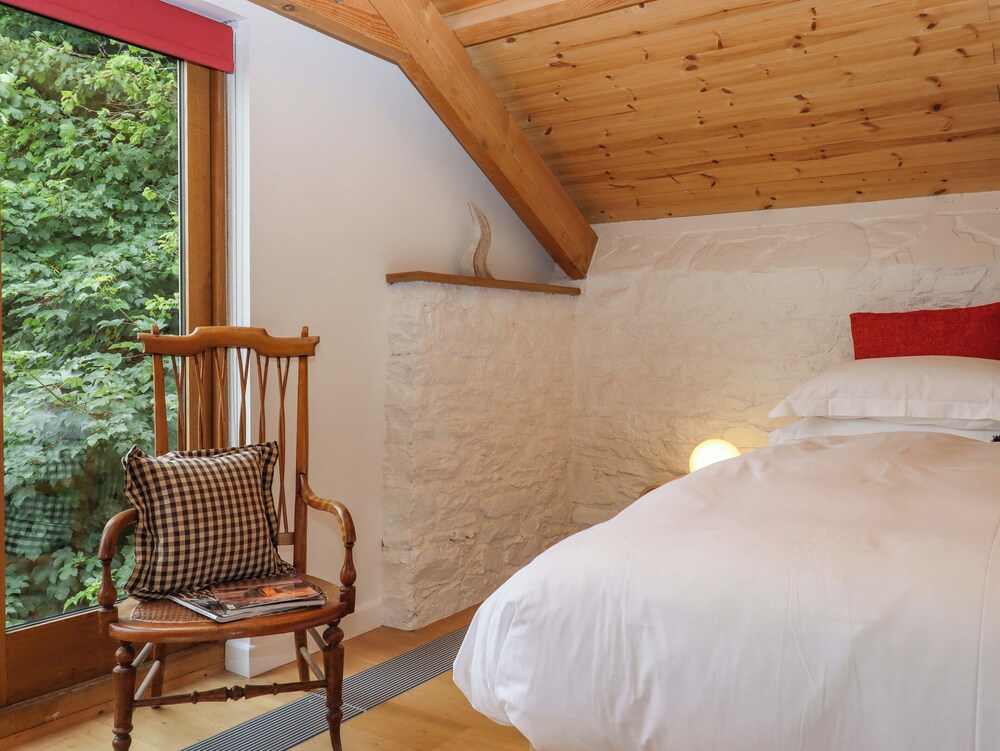 Dolphin Cottage