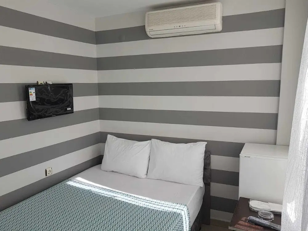 Deluxe Hotel