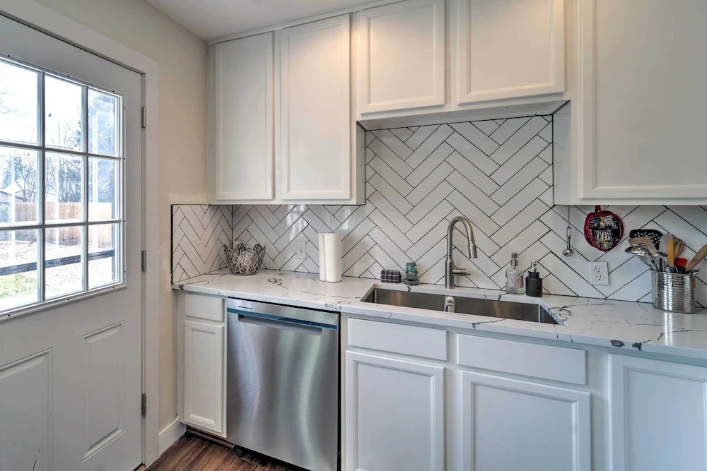 Modern Littleton Home w/ Yard: Pets Welcome!