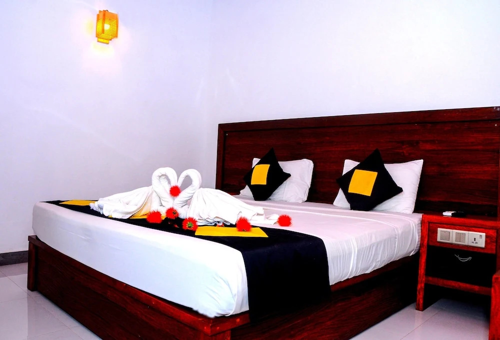 Happy Banana Hotel