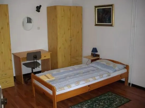 Rooms4Young