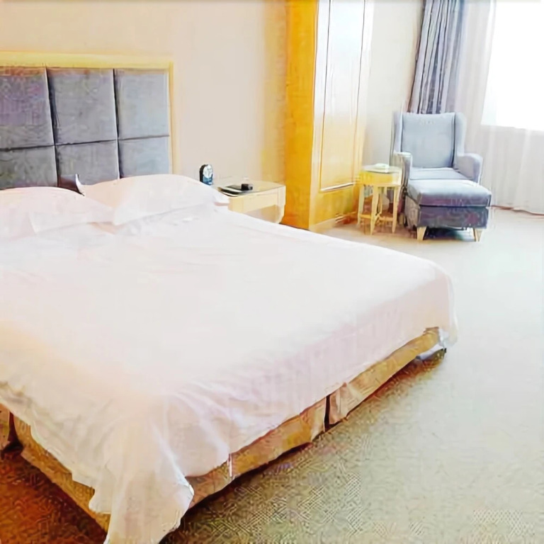 Huangmei Royal Hotel