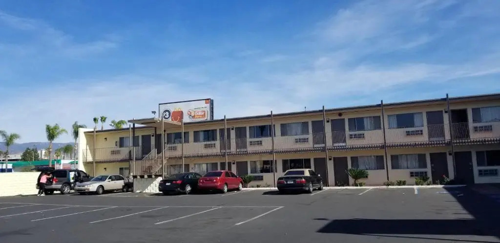 Inland Inn & Suites