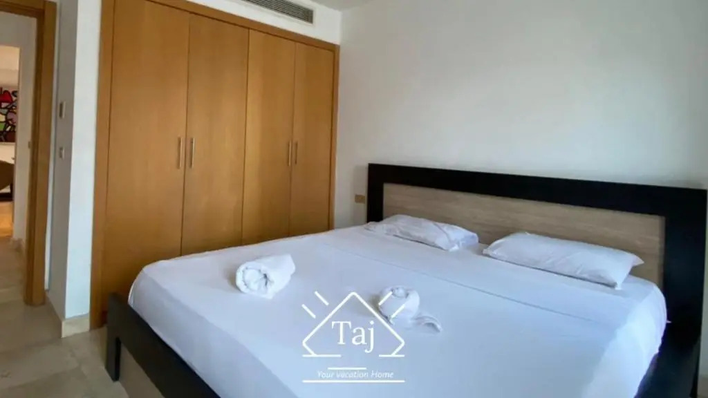 TAJ HOME, exotic ground 2 bedroom, pool, Scarab