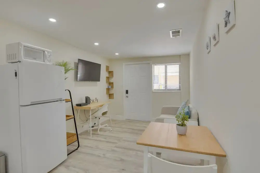 Nifty Miami Apartment ~ 5 Mi to Downtown!