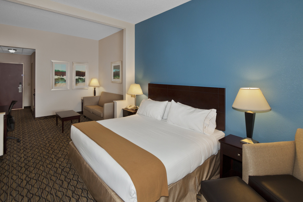 Holiday Inn Express Hotel & Suites - Concord by IHG