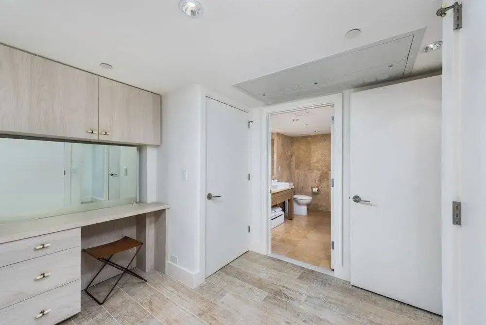 Eco-hotel Condo #239377 2 Bedrooms 2.5 Bathrooms Hotel Room
